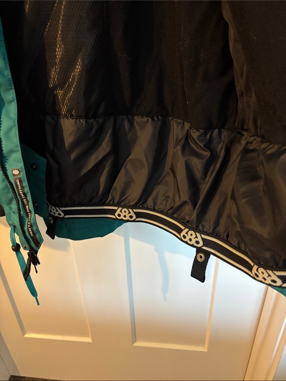 686 Authentic Class Insulated Jacket - Picture 15 of 16